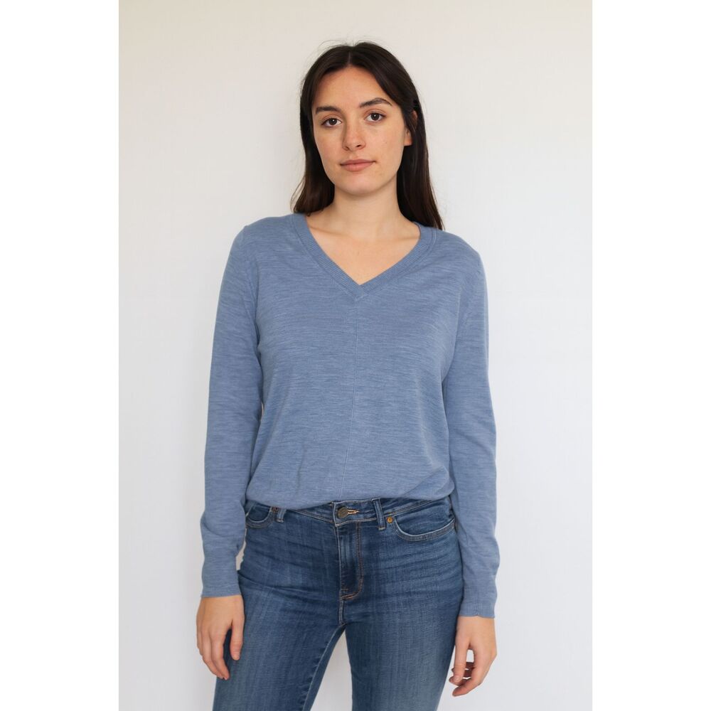 SAINT ART Bayley V-Neck Merino Wool Sweater Light Blue Large